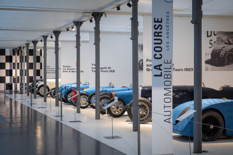 Allée du Musée National de l'Automobile - Collection Schlumpf